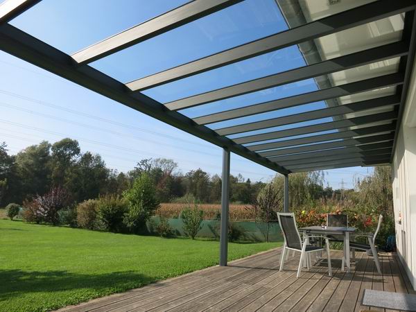 Terrassenüberdachung bei Bungalow